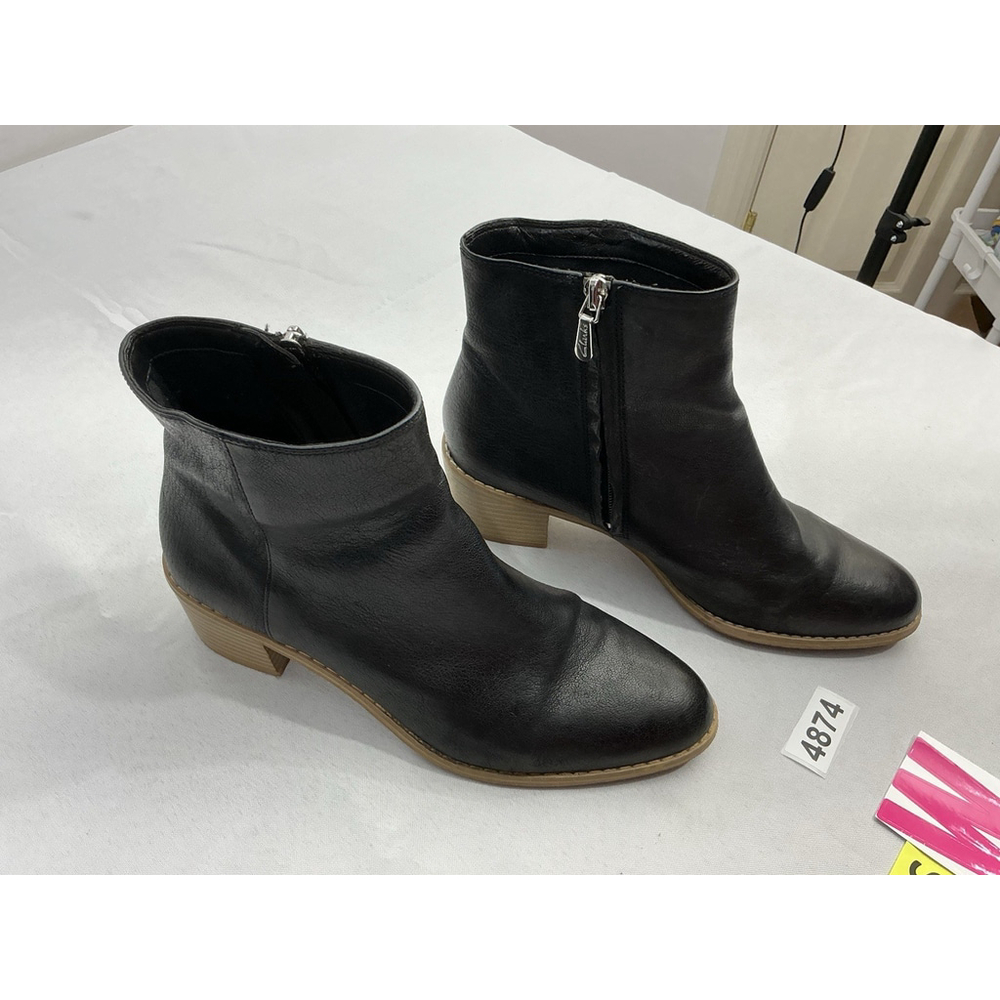 Womans Glacee Ankle Boots 11 W Black Side Zip Cut Out Square Toe Block Heel